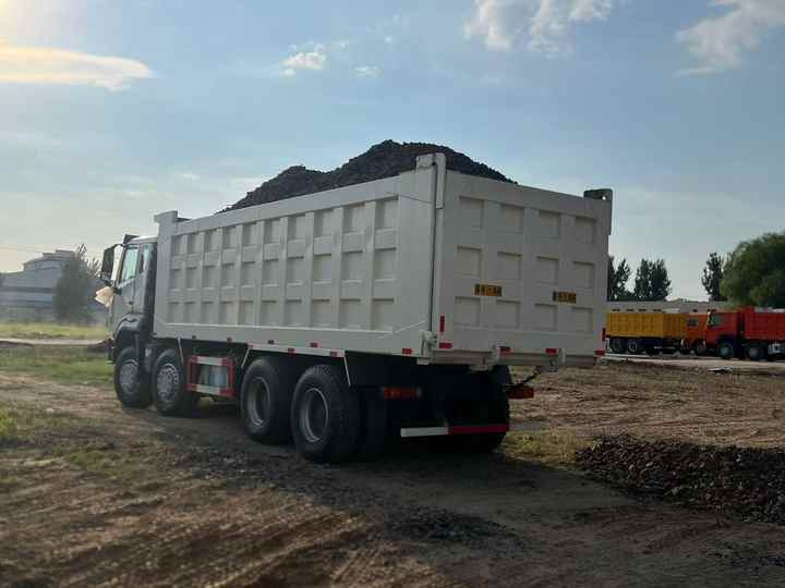 Low Price 98% New HOWO 8*4 Dump Truck HOWO 12-wheel Dump Truck in Excellent Condition Hot Sale - Tipper: picture 4 Low Price 98% New HOWO 8*4 Dump Truck HOWO 12-wheel Dump Truck in Excellent Condition Hot Sale - Tipper: picture 4