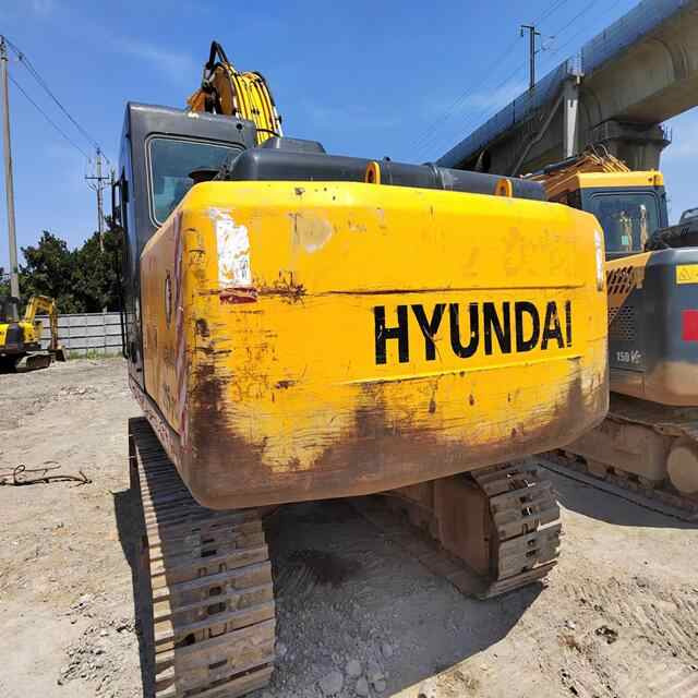Second-hand Original Hyundai R215-7C Crawler Excavator - Crawler excavator: picture 3 Second-hand Original Hyundai R215-7C Crawler Excavator - Crawler excavator: picture 3
