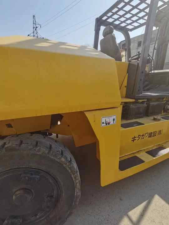Used Original Japan Brand komatsu 15tons Forklift for Sale Low Working Hours Strong Power - Forklift: picture 3 Used Original Japan Brand komatsu 15tons Forklift for Sale Low Working Hours Strong Power - Forklift: picture 3
