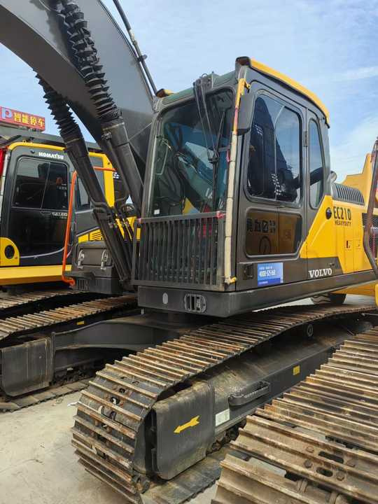 Used VOLVO EC210 Excavators Hydraulic Excavators - Crawler excavator: picture 3 Used VOLVO EC210 Excavators Hydraulic Excavators - Crawler excavator: picture 3