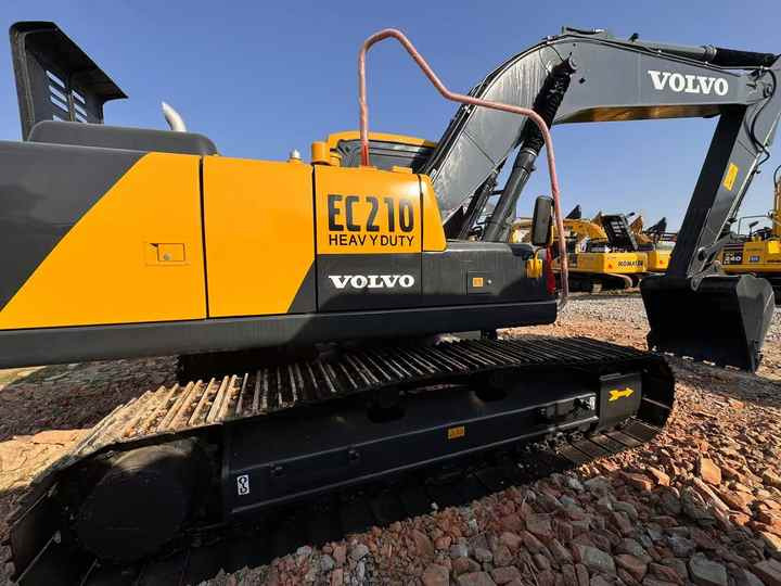 Used VOLVO EC210 Excavators Hydraulic Excavators - Crawler excavator: picture 2 Used VOLVO EC210 Excavators Hydraulic Excavators - Crawler excavator: picture 2