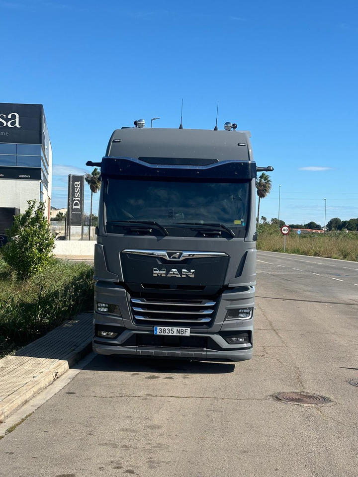 MAN TGX - Autotransporter truck: picture 4 MAN TGX - Autotransporter truck: picture 4