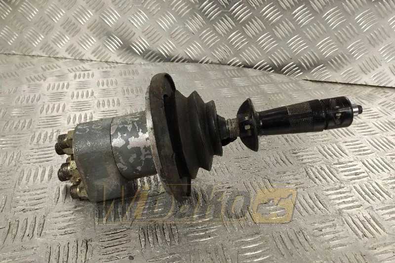 Case 1088 P4743324M - Hydraulic valve for Construction machinery: picture 1 Case 1088 P4743324M - Hydraulic valve for Construction machinery: picture 1