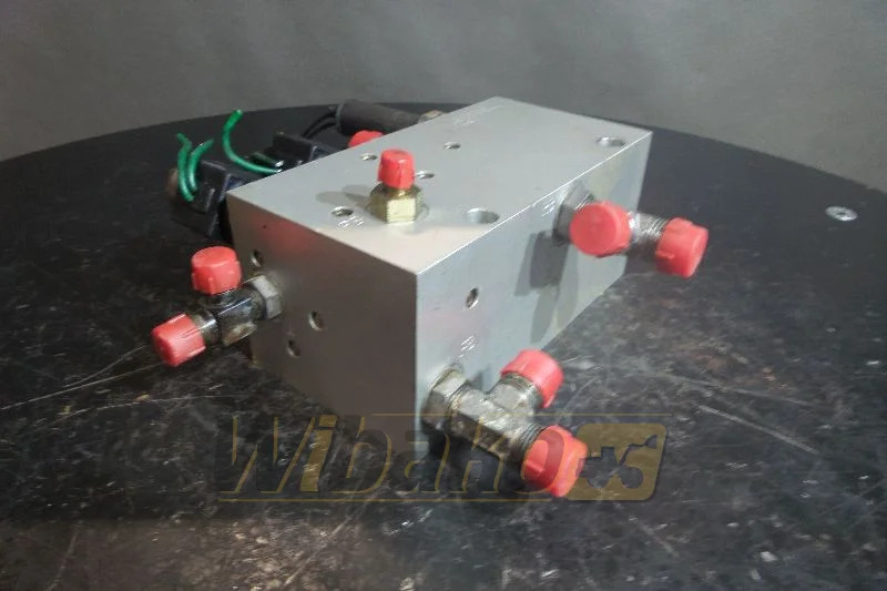 Case 198998A4 E-3 C-2 - Hydraulic valve for Construction machinery: picture 1 Case 198998A4 E-3 C-2 - Hydraulic valve for Construction machinery: picture 1