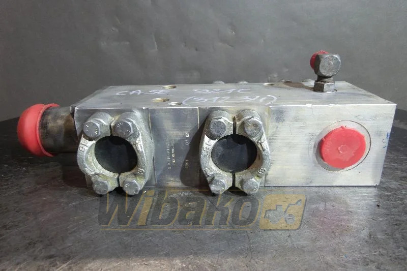 Case 921C - Hydraulic valve for Construction machinery: picture 1 Case 921C - Hydraulic valve for Construction machinery: picture 1
