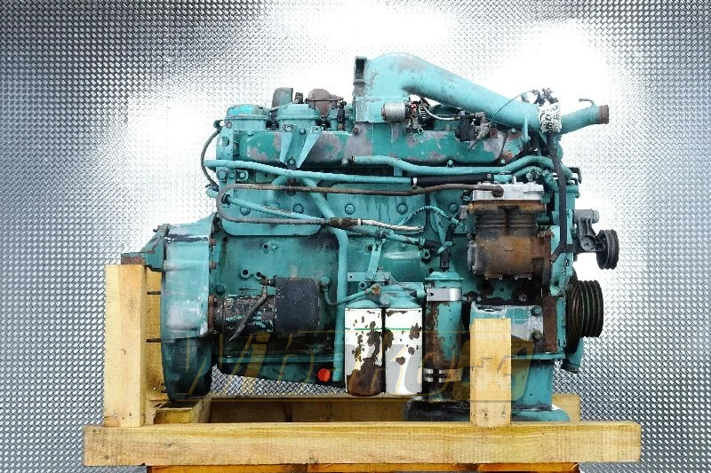 Volvo D10 - Engine for Truck: picture 2 Volvo D10 - Engine for Truck: picture 2