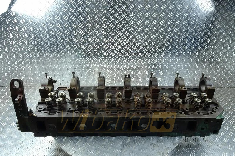 Volvo D12 8170101/20560797 - Cylinder head for Construction machinery: picture 1 Volvo D12 8170101/20560797 - Cylinder head for Construction machinery: picture 1