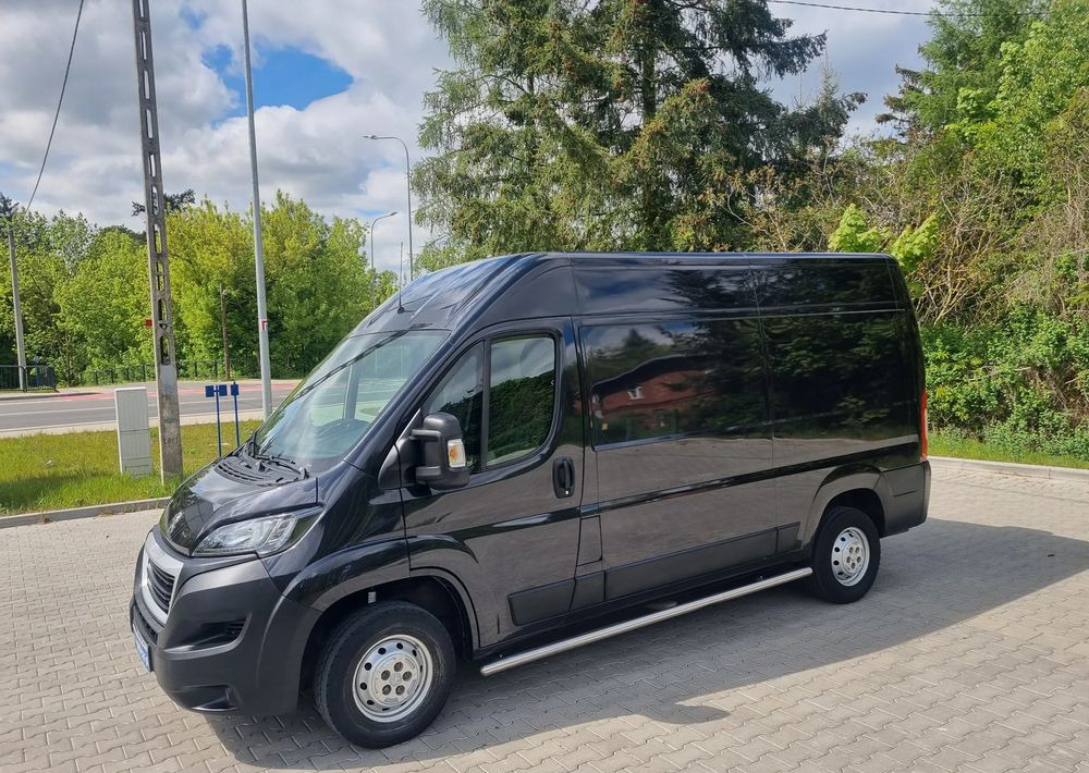 Peugeot Boxer - Small van: picture 1 Peugeot Boxer - Small van: picture 1