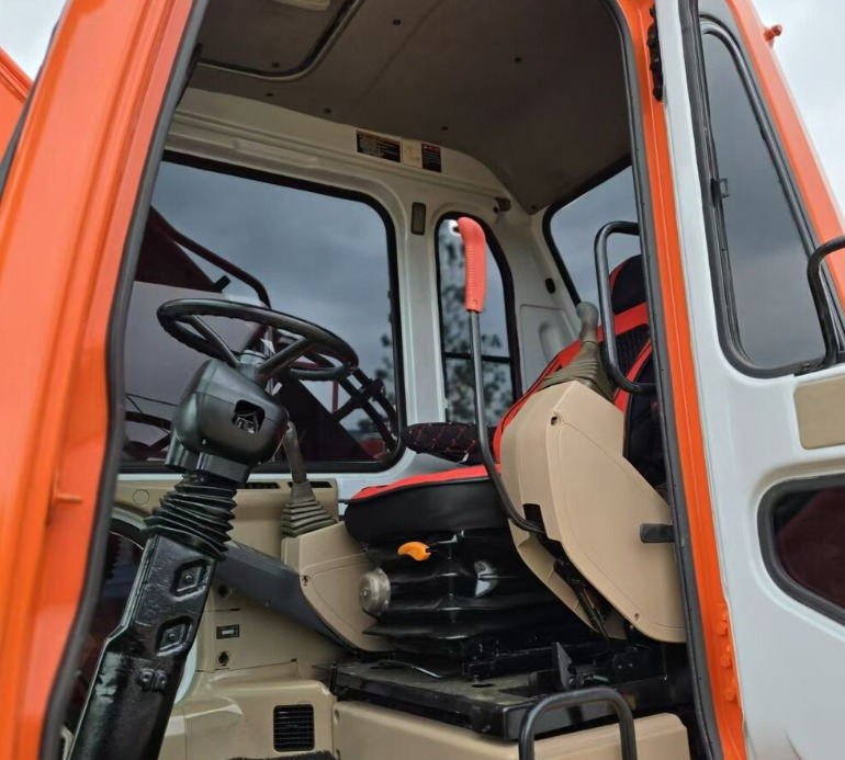 DOOSAN Good Condition Original Doosan DH150w-7 Wheel Excavator 15 Tons Used Doosan Dh150w-7 Excavator Used Wheel Excavator for Sale - Wheel excavator: picture 3 DOOSAN Good Condition Original Doosan DH150w-7 Wheel Excavator 15 Tons Used Doosan Dh150w-7 Excavator Used Wheel Excavator for Sale - Wheel excavator: picture 3