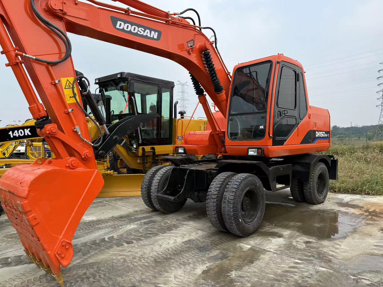 DOOSAN Good Condition Original Doosan DH150w-7 Wheel Excavator 15 Tons Used Doosan Dh150w-7 Excavator Used Wheel Excavator for Sale - Wheel excavator: picture 1 DOOSAN Good Condition Original Doosan DH150w-7 Wheel Excavator 15 Tons Used Doosan Dh150w-7 Excavator Used Wheel Excavator for Sale - Wheel excavator: picture 1