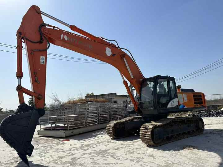 High Quality Hitachi ZX350H-5G Used Excavator with Excellent Performance and Less Time Used Hitachi ZX350 for Sale - Crawler excavator: picture 5 High Quality Hitachi ZX350H-5G Used Excavator with Excellent Performance and Less Time Used Hitachi ZX350 for Sale - Crawler excavator: picture 5