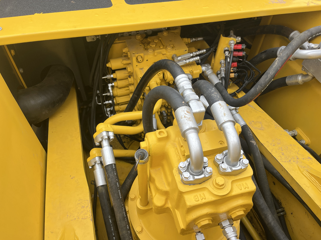 KOMATSU Crawler excavator Second-hand Excavator Komatsu PC 450-7for Sale-------Good Condition - Crawler excavator: picture 2 KOMATSU Crawler excavator Second-hand Excavator Komatsu PC 450-7for Sale-------Good Condition - Crawler excavator: picture 2