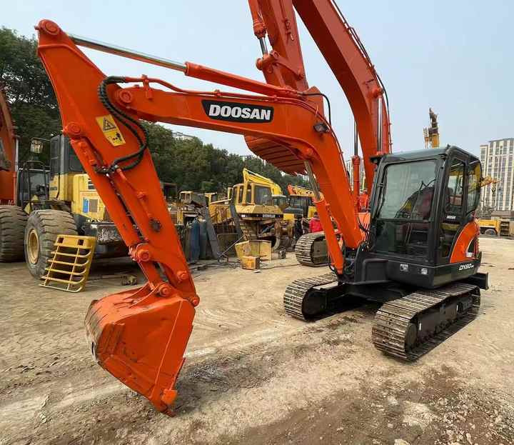 Second Hand Doosan Dx-60 Excavator for Sale - Crawler excavator: picture 1 Second Hand Doosan Dx-60 Excavator for Sale - Crawler excavator: picture 1