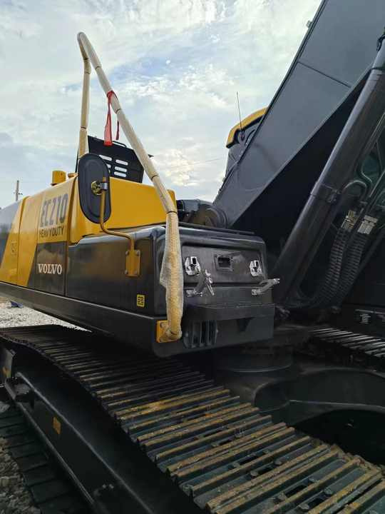 USED KOREA BRAND VOLVO EC210 EXCAVATOR for SALE - Crawler excavator: picture 4 USED KOREA BRAND VOLVO EC210 EXCAVATOR for SALE - Crawler excavator: picture 4