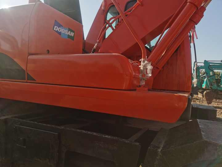 Used Digger Doosan Dh150w-7 Construction Machinery Construction Digger Used Doosan Dh150w-7 Cheap Excavator - Wheel excavator: picture 5 Used Digger Doosan Dh150w-7 Construction Machinery Construction Digger Used Doosan Dh150w-7 Cheap Excavator - Wheel excavator: picture 5