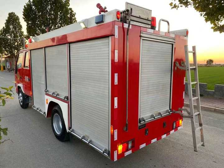 Used Heavy Construction Equipment Rescue Vehicle Second Hand Rescue Vehicle Used Machine Hot Sale - Fire truck: picture 5 Used Heavy Construction Equipment Rescue Vehicle Second Hand Rescue Vehicle Used Machine Hot Sale - Fire truck: picture 5