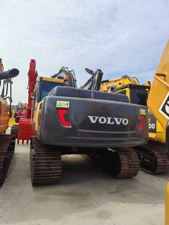 Used VOLVO EC210 Excavators Hydraulic Excavators - Crawler excavator: picture 2 Used VOLVO EC210 Excavators Hydraulic Excavators - Crawler excavator: picture 2