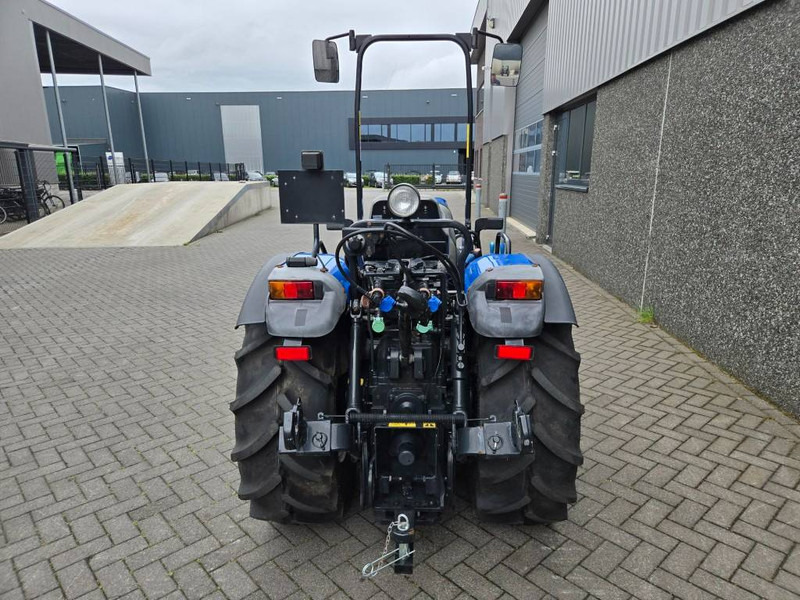 New Holland T 4.75 V - Farm tractor: picture 4 New Holland T 4.75 V - Farm tractor: picture 4