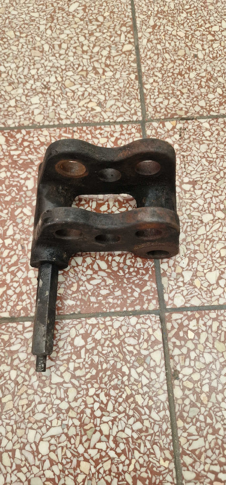 Uchwyt zaczep Deutz Fahr Massey 0.009.2396.3 - Spare parts for Agricultural machinery: picture 1 Uchwyt zaczep Deutz Fahr Massey 0.009.2396.3 - Spare parts for Agricultural machinery: picture 1