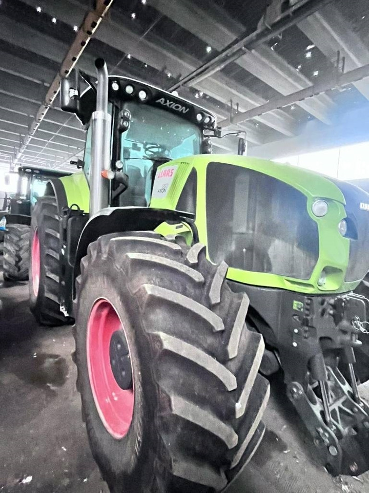 Farm tractor Claas Axion 950 Cmatic: picture 15