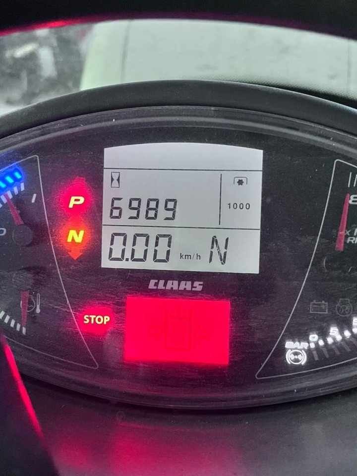 Farm tractor Claas Axion 950 Cmatic: picture 12