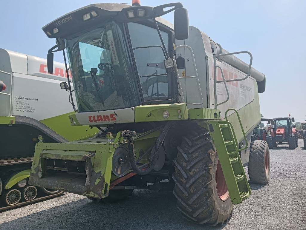 Claas Lexion 570 - Combine harvester: picture 1 Claas Lexion 570 - Combine harvester: picture 1