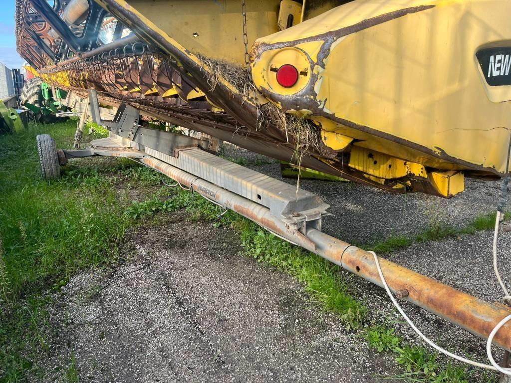 New Holland Tipo 30 on lease New Holland Tipo 30: picture 6 New Holland Tipo 30 on lease New Holland Tipo 30: picture 6