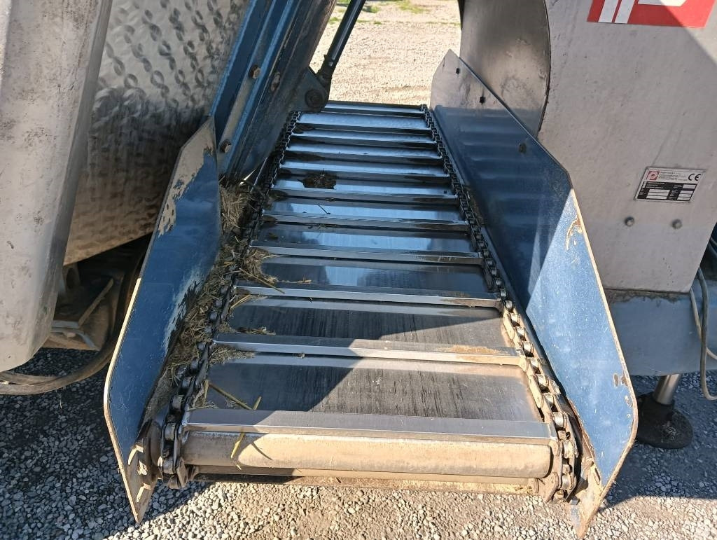 PAGLIARI Thv 116 - Forage mixer wagon: picture 4 PAGLIARI Thv 116 - Forage mixer wagon: picture 4