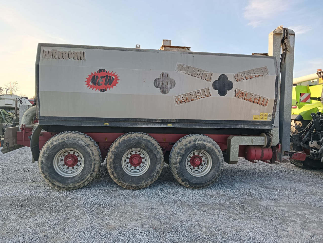 Valzelli 200 cb - Farm trailer: picture 4 Valzelli 200 cb - Farm trailer: picture 4