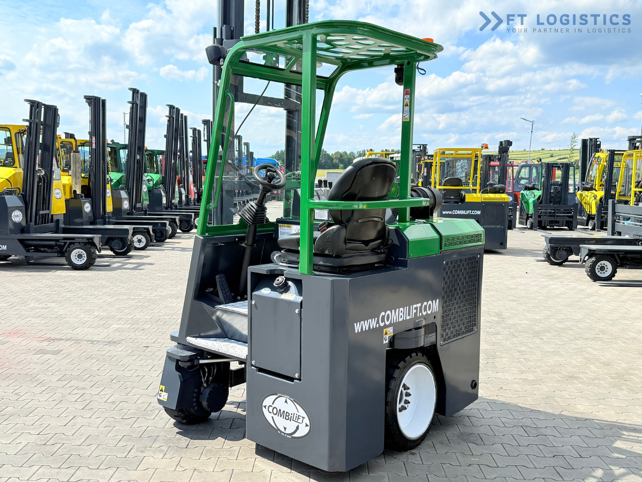 New 4-way reach truck COMBILIFT CB2500 / DIESEL / EXTENDABLE FORKS / TRIPLEX / 5500MM / FREE LIFT / SIDE SHIFT / FORK POSITIONER / LIKE NEW: picture 41