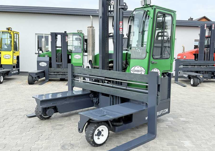 Combilift C3000 / DIESEL / DUPLEX 4000MM / WIDE FORK POSITIONER / FULL CABIN - 4-way reach truck: picture 1 Combilift C3000 / DIESEL / DUPLEX 4000MM / WIDE FORK POSITIONER / FULL CABIN - 4-way reach truck: picture 1