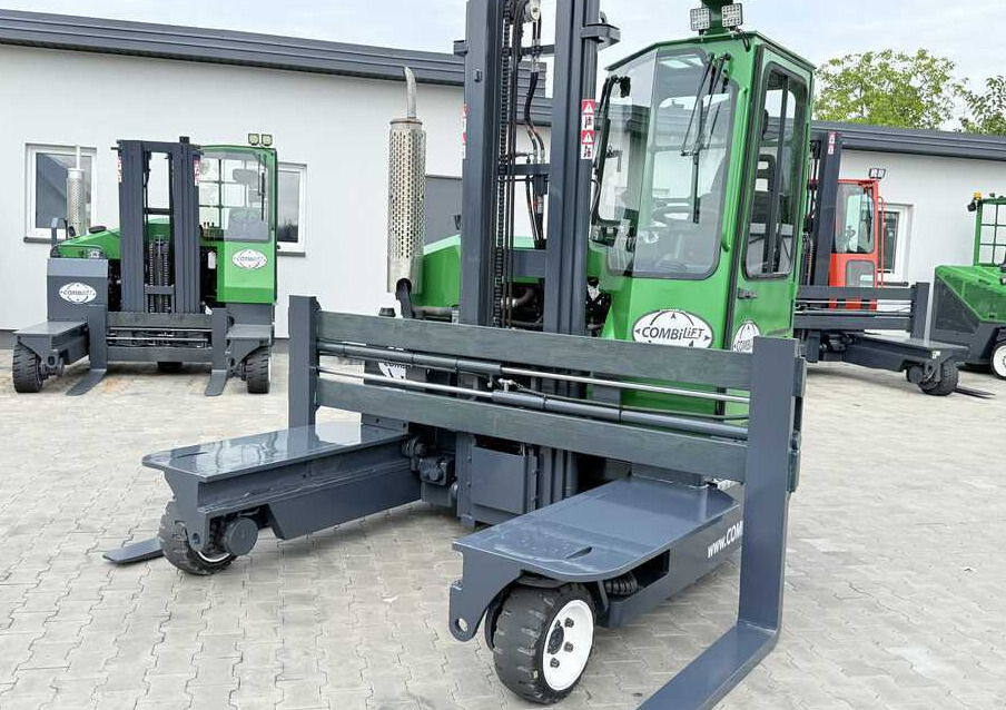 Combilift C3000 / DIESEL / DUPLEX 4000MM / WIDE FORK POSITIONER / FULL CABIN - 4-way reach truck: picture 3 Combilift C3000 / DIESEL / DUPLEX 4000MM / WIDE FORK POSITIONER / FULL CABIN - 4-way reach truck: picture 3