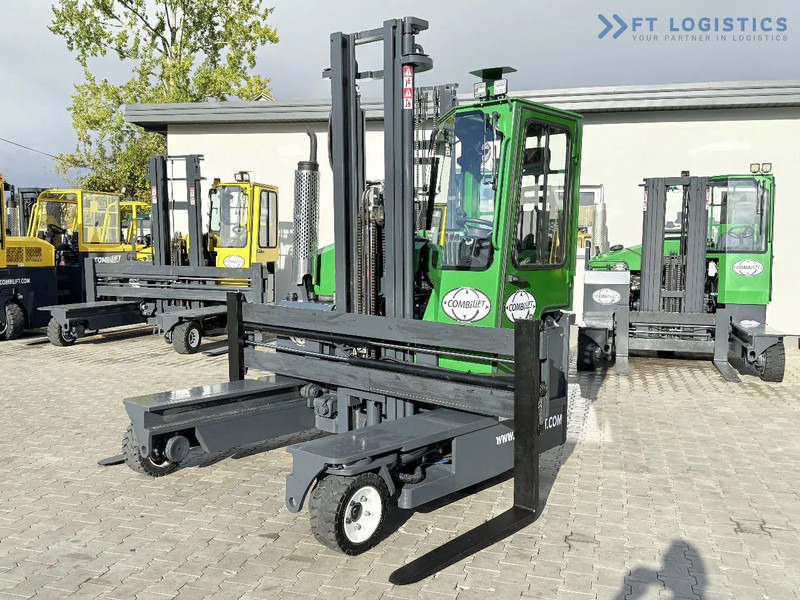 Combilift C3000 / DIESEL / DUPLEX 4200MM / FREE LIFT / WIDE FORK POSITIONER / FULL CABIN / EXCELLENT CONDITION / Wide range of four-way an - 4-way reach truck: picture 2 Combilift C3000 / DIESEL / DUPLEX 4200MM / FREE LIFT / WIDE FORK POSITIONER / FULL CABIN / EXCELLENT CONDITION / Wide range of four-way an - 4-way reach truck: picture 2