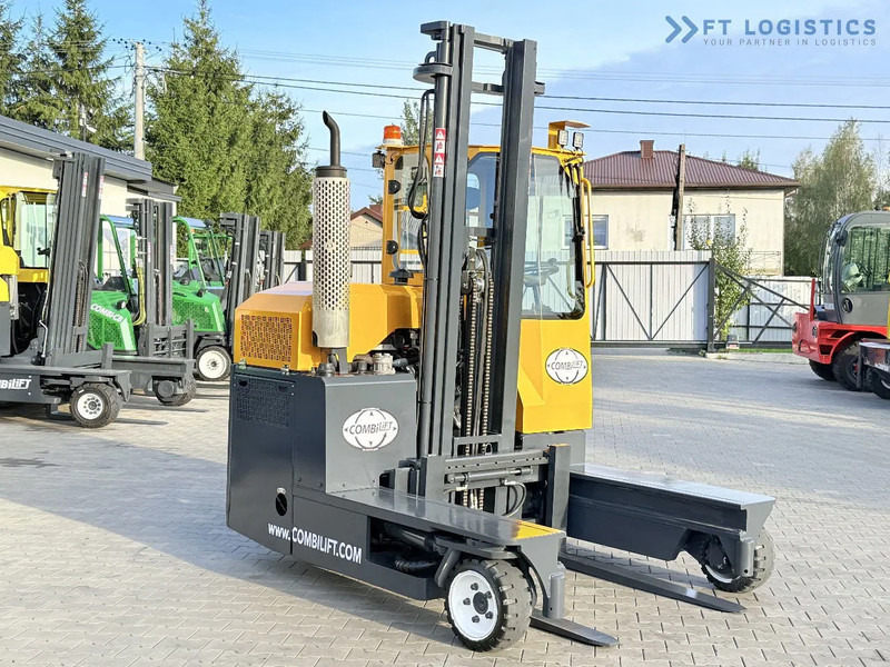 Combilift C3000 / GAS / DUPLEX 4500MM / ONLY 3096 HOURS / FORK SIDE SHIFT / FULL CABIN / EXCELLENT CONDITION / Wide range of four-way and - 4-way reach truck: picture 5 Combilift C3000 / GAS / DUPLEX 4500MM / ONLY 3096 HOURS / FORK SIDE SHIFT / FULL CABIN / EXCELLENT CONDITION / Wide range of four-way and - 4-way reach truck: picture 5