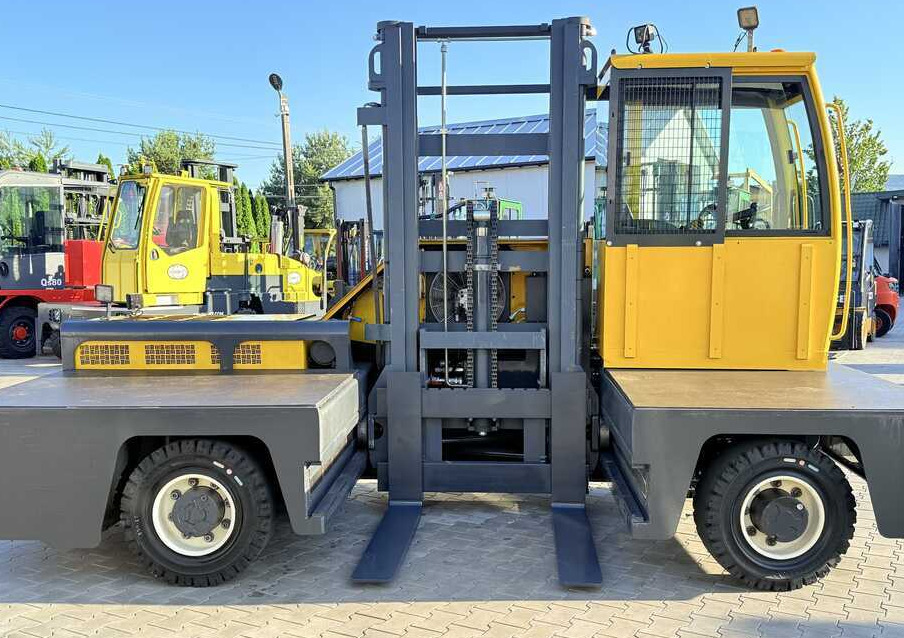 Combilift C5000FSL / DIESEL / DUPLEX - 4000MM / FREE-LIFT / CABIN / A wide range of four-way and side loaders, tailored to diverse needs and applications. - Side loader: picture 5 Combilift C5000FSL / DIESEL / DUPLEX - 4000MM / FREE-LIFT / CABIN / A wide range of four-way and side loaders, tailored to diverse needs and applications. - Side loader: picture 5