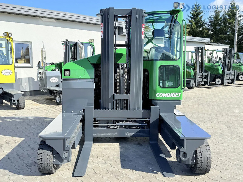 Combilift FOUR-WAY / MULTI-DIRECTIONAL FORKLIFT C4500 / DIESEL / TRIPLEX 4900MM / ONLY 4160 WORKING HOURS / FORK POSITIONER / FULL CABIN W - 4-way reach truck: picture 4 Combilift FOUR-WAY / MULTI-DIRECTIONAL FORKLIFT C4500 / DIESEL / TRIPLEX 4900MM / ONLY 4160 WORKING HOURS / FORK POSITIONER / FULL CABIN W - 4-way reach truck: picture 4
