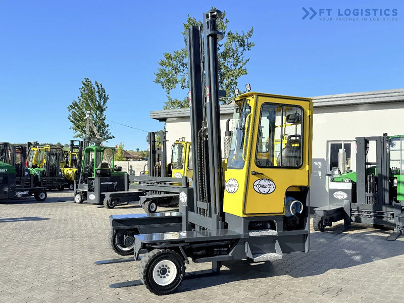 Combilift FOUR-WAY MULTIDIRECTIONAL FORKLIFT C5000 / GAS / TRIPLEX 6000MM / ONLY 4263 HOURS / FORK POSITIONER / EXCELLENT CONDITION / Wide - 4-way reach truck: picture 3 Combilift FOUR-WAY MULTIDIRECTIONAL FORKLIFT C5000 / GAS / TRIPLEX 6000MM / ONLY 4263 HOURS / FORK POSITIONER / EXCELLENT CONDITION / Wide - 4-way reach truck: picture 3