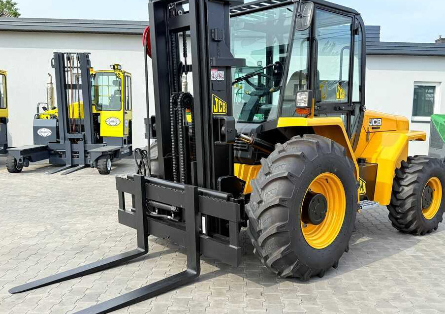 JCB 940 / DIESEL / TRIPLEX 4500MM / FORK POSITIONER / FORK SIDESHIFT / 4T / NEW TYRES / LIKE NEW - Rough terrain forklift: picture 1 JCB 940 / DIESEL / TRIPLEX 4500MM / FORK POSITIONER / FORK SIDESHIFT / 4T / NEW TYRES / LIKE NEW - Rough terrain forklift: picture 1
