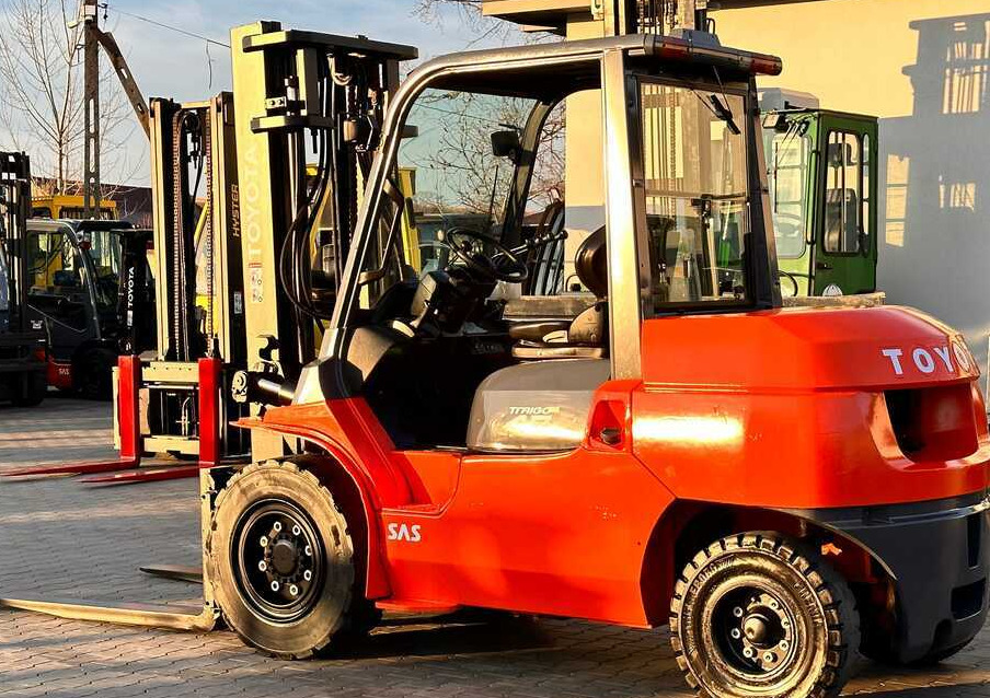 Toyota 42-4FD40 / DIESEL / 4500KG / DUPLEX / FORKS 1400MM / WELL-MAINTAINED - Diesel forklift: picture 5 Toyota 42-4FD40 / DIESEL / 4500KG / DUPLEX / FORKS 1400MM / WELL-MAINTAINED - Diesel forklift: picture 5