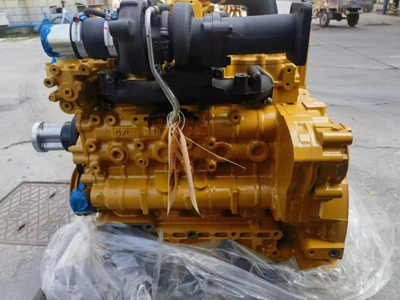 CATERPILLAR C3.3 B - Engine for Crawler excavator: picture 3 CATERPILLAR C3.3 B - Engine for Crawler excavator: picture 3