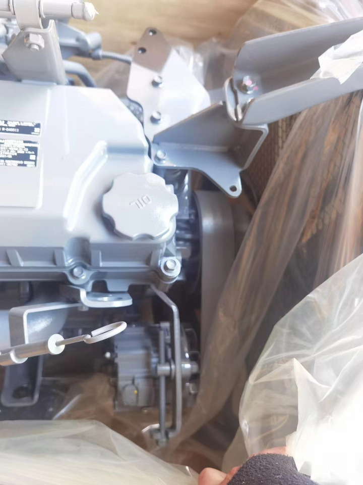 ISUZU 4HK1 - Engine and parts for Excavator: picture 2 ISUZU 4HK1 - Engine and parts for Excavator: picture 2