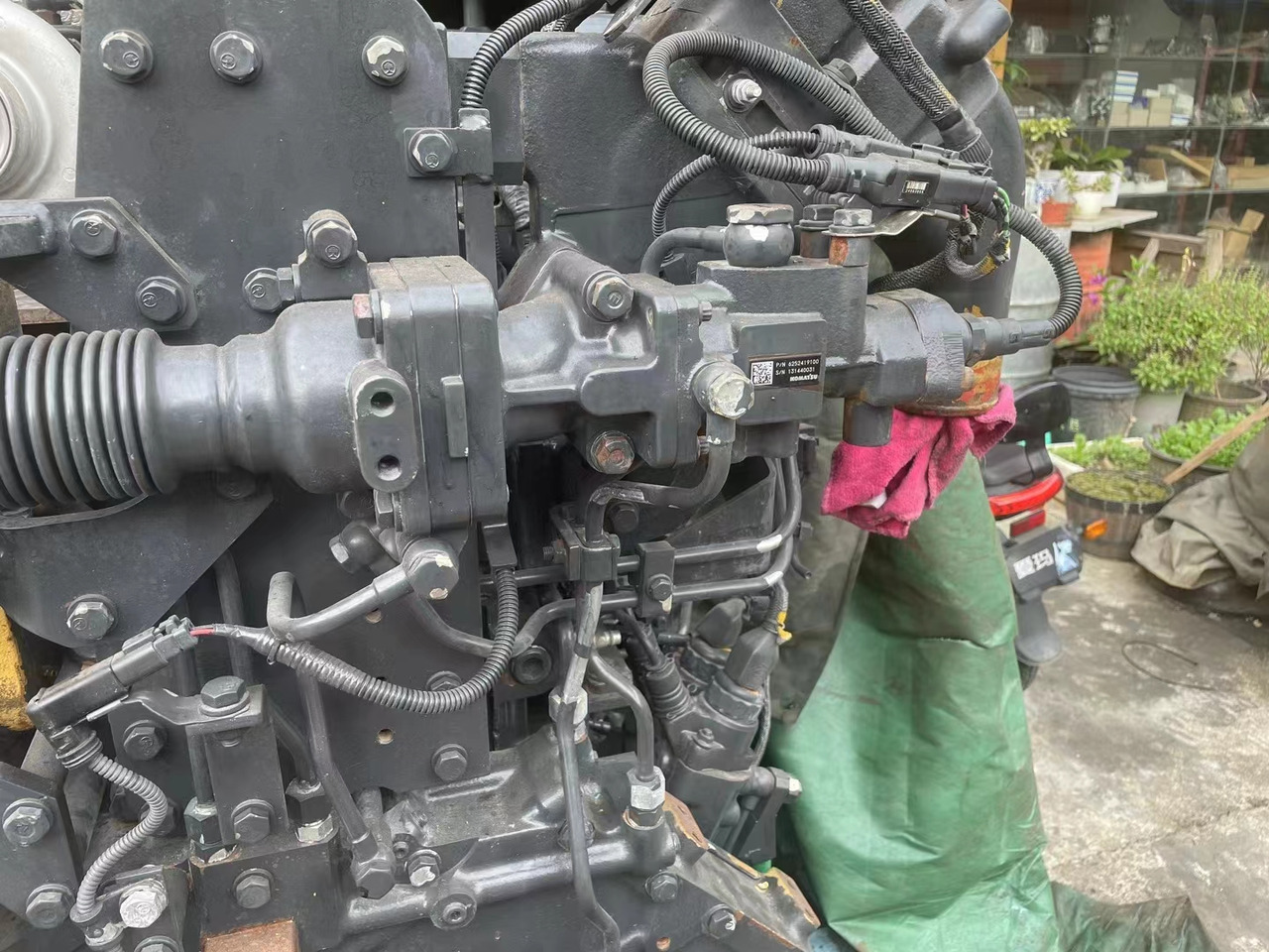 KOMATSU 6D125E - Engine for Excavator: picture 1 KOMATSU 6D125E - Engine for Excavator: picture 1
