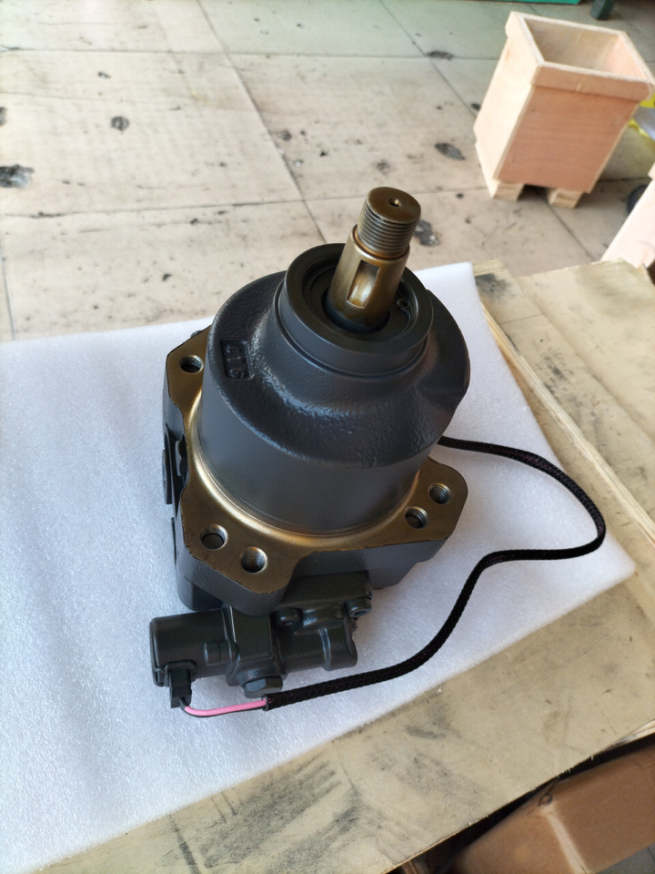 KOMATSU 708-7s-00352 - Hydraulic motor for Bulldozer: picture 3 KOMATSU 708-7s-00352 - Hydraulic motor for Bulldozer: picture 3