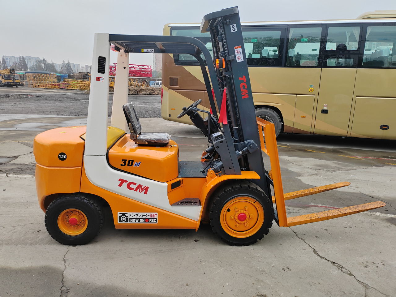 TCM 3 tons 3 stages - Diesel forklift: picture 3 TCM 3 tons 3 stages - Diesel forklift: picture 3