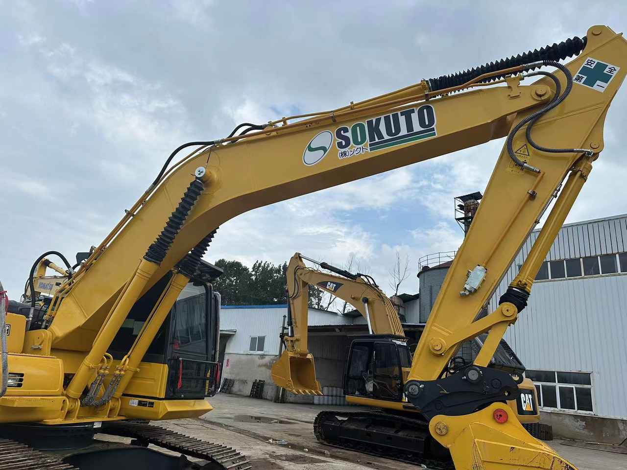 CRAWLER EXCAVATOR Used Good Quality Japan Original PC200-8 in Good Condition PC200-8 Komatsu - Crawler excavator: picture 5 CRAWLER EXCAVATOR Used Good Quality Japan Original PC200-8 in Good Condition PC200-8 Komatsu - Crawler excavator: picture 5