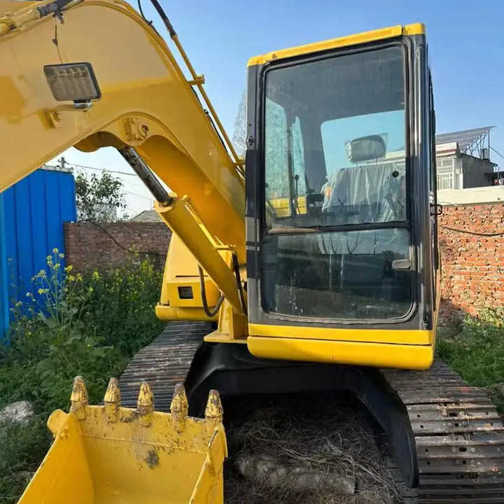 Cheap Used Komatsu PC60-7 Crawler Excavator with High Efficiency Used Heavy Machinery Komatsu P60-7 Digger Cheap for Sale - Crawler excavator: picture 2 Cheap Used Komatsu PC60-7 Crawler Excavator with High Efficiency Used Heavy Machinery Komatsu P60-7 Digger Cheap for Sale - Crawler excavator: picture 2