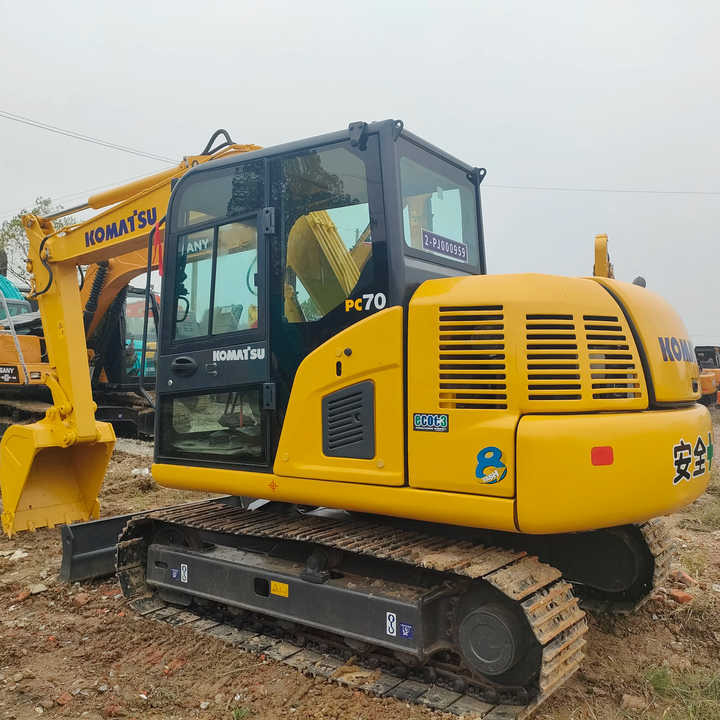 Cheap Used Komatsu PC70-8 Crawler Excavator with High Efficiency Used Heavy Machinery K omatsu PC70-8 Digger Cheap for Sale - Crawler excavator: picture 2 Cheap Used Komatsu PC70-8 Crawler Excavator with High Efficiency Used Heavy Machinery K omatsu PC70-8 Digger Cheap for Sale - Crawler excavator: picture 2