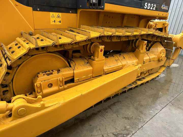 China Brand Bulldozer Shantui SD22 Used Bulldozer Low Price Bulldozer Market Machinery and Equipment for Sale - Bulldozer: picture 4 China Brand Bulldozer Shantui SD22 Used Bulldozer Low Price Bulldozer Market Machinery and Equipment for Sale - Bulldozer: picture 4