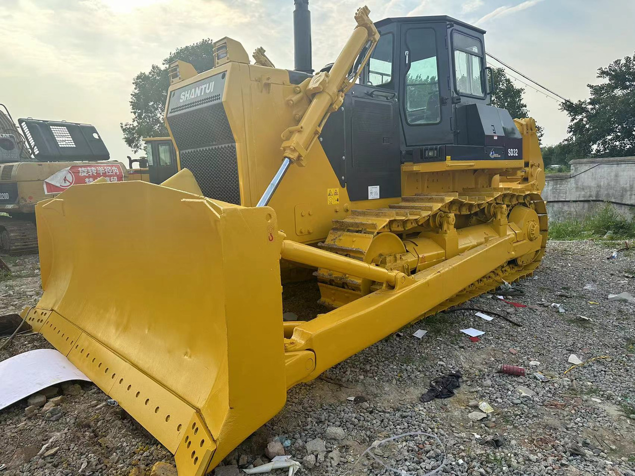 SHANTUI SD32 Used Machine Construction Bulldozer - Construction machinery: picture 1 SHANTUI SD32 Used Machine Construction Bulldozer - Construction machinery: picture 1