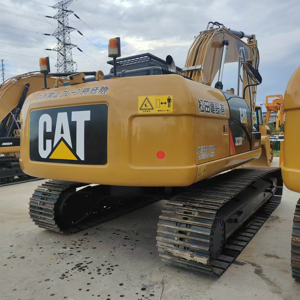 Used high quality excavator CAT 323D2L Made in Japan - Construction machinery: picture 5 Used high quality excavator CAT 323D2L Made in Japan - Construction machinery: picture 5